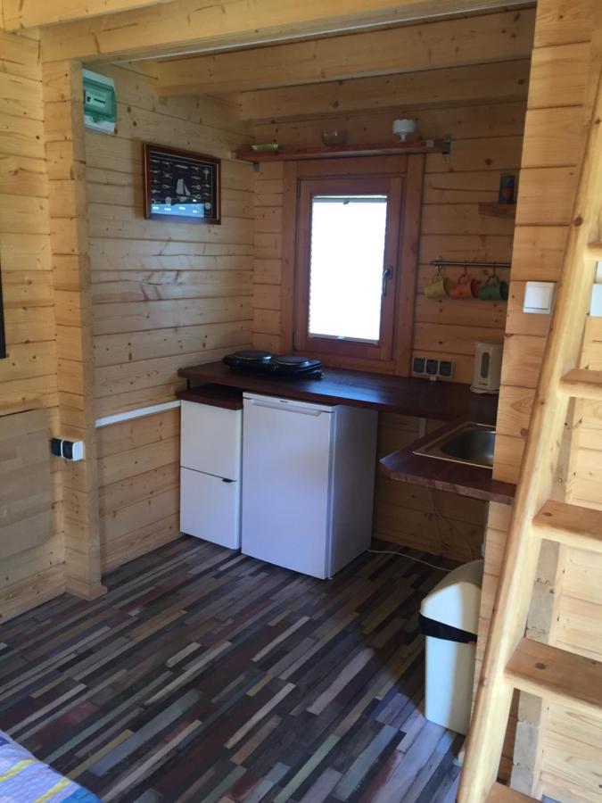 Pokoje I Domki Letniskowe Bros Dziwnów Esterno foto