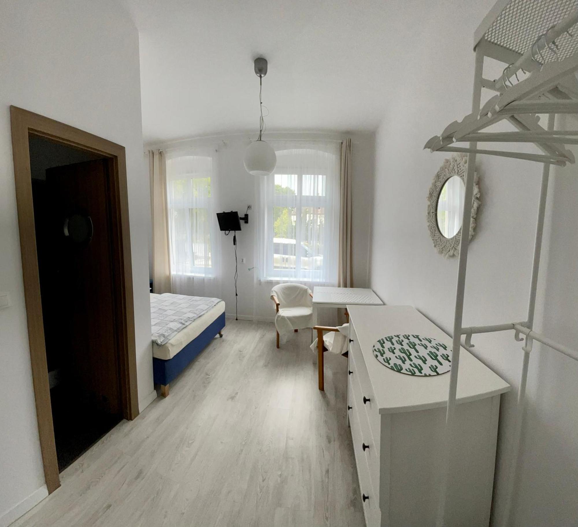 Pokoje I Domki Letniskowe Bros Dziwnów Esterno foto